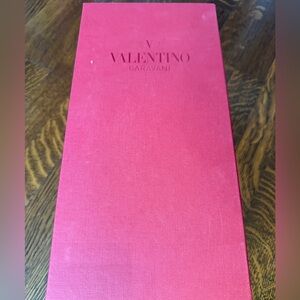Valentino Shoe Box (w/dust bag no shoes)